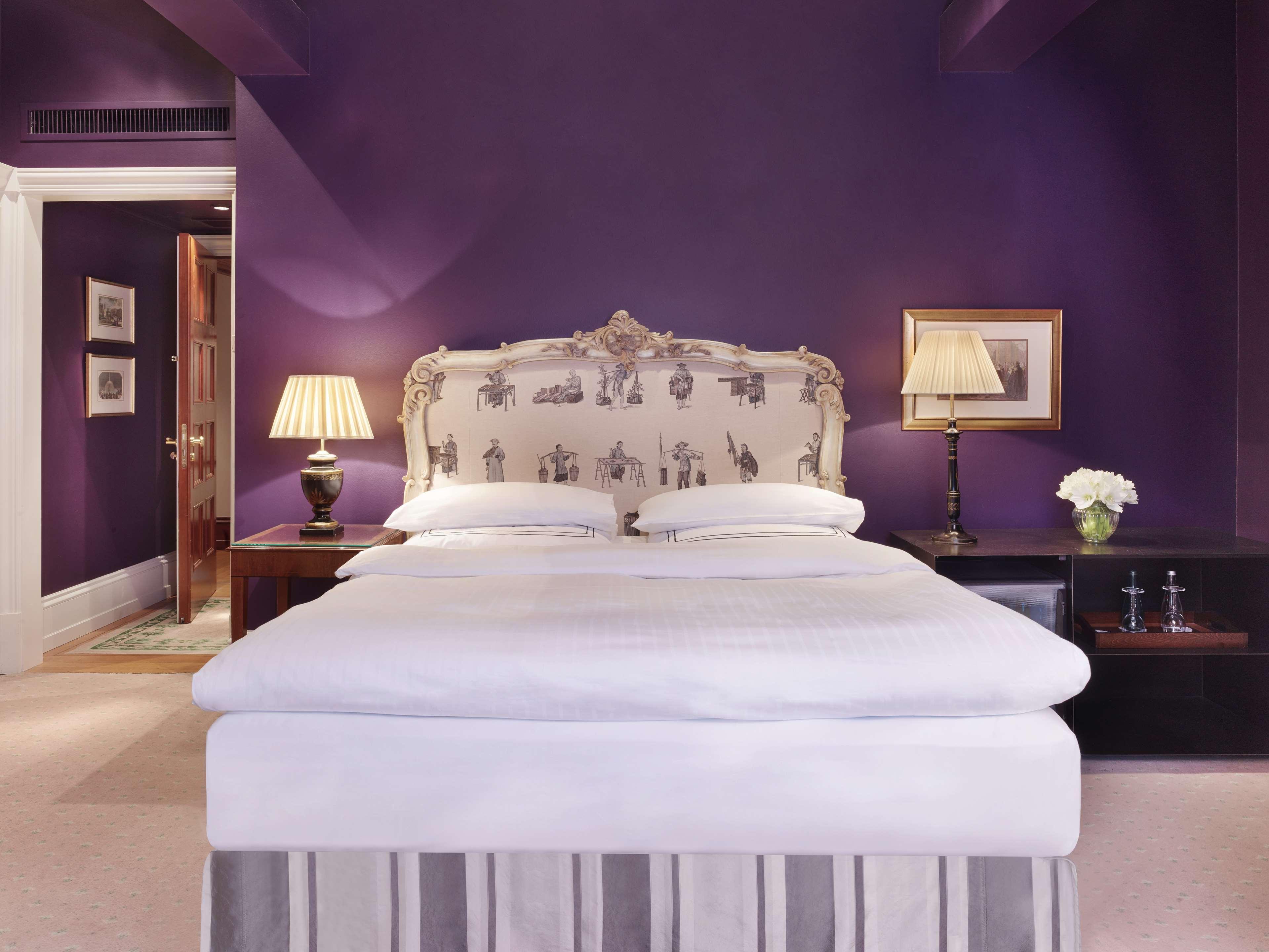Schlosshotel ベルリン エクステリア 写真 A bedroom at the Mandarin Oriental, London