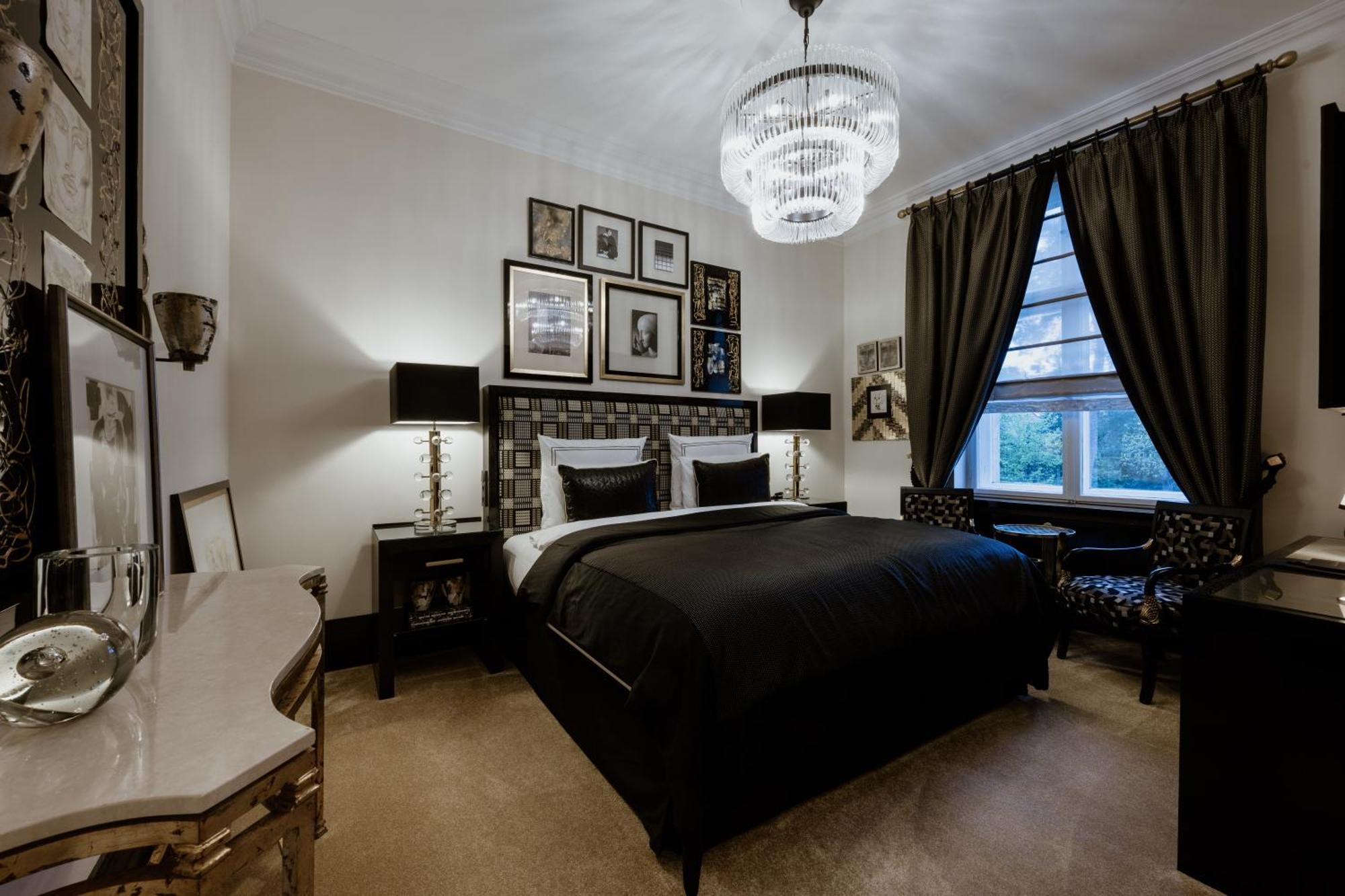 Schlosshotel ベルリン エクステリア 写真 A bedroom at the hotel