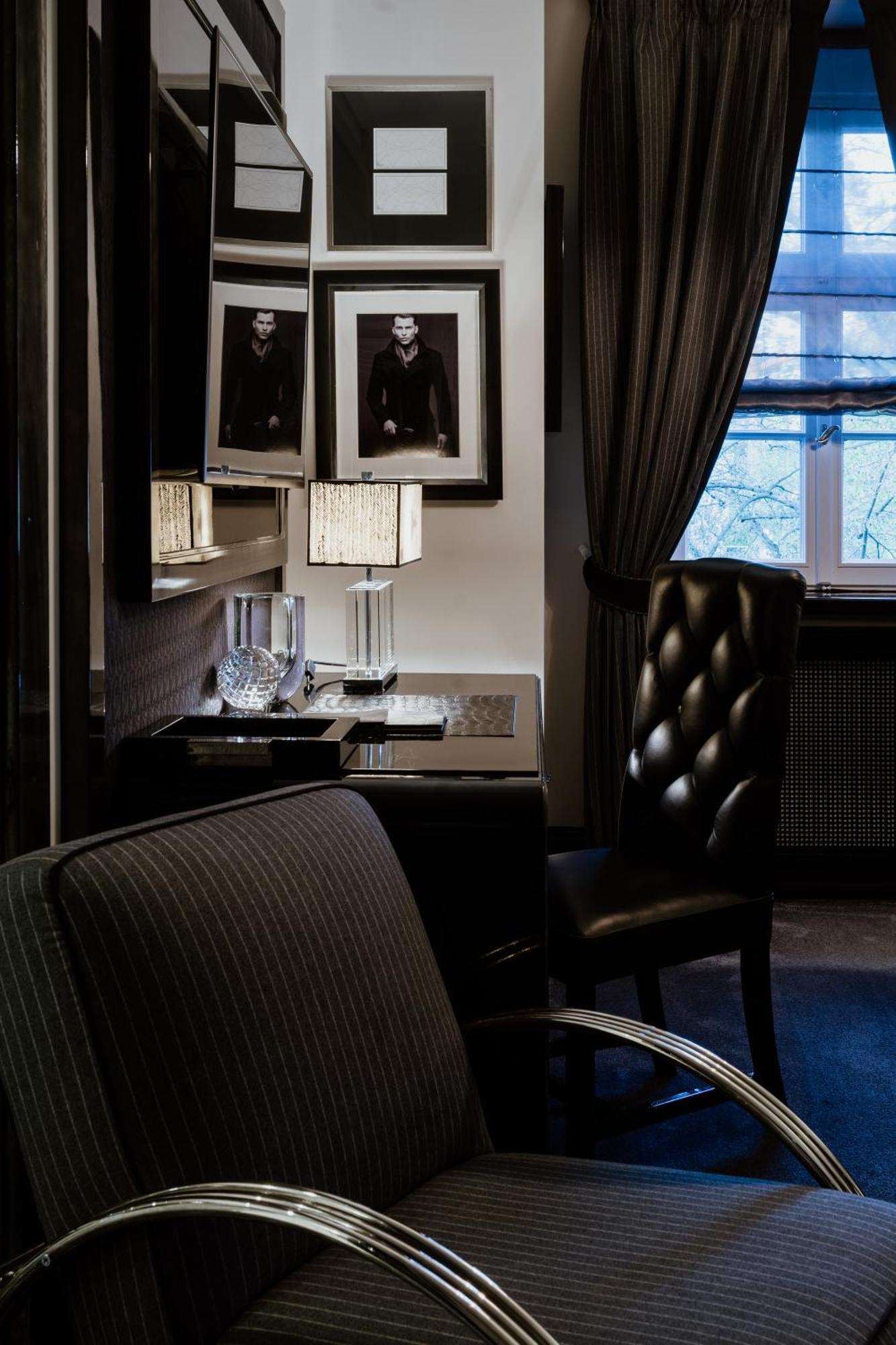 Schlosshotel ベルリン エクステリア 写真 The interior of the club
