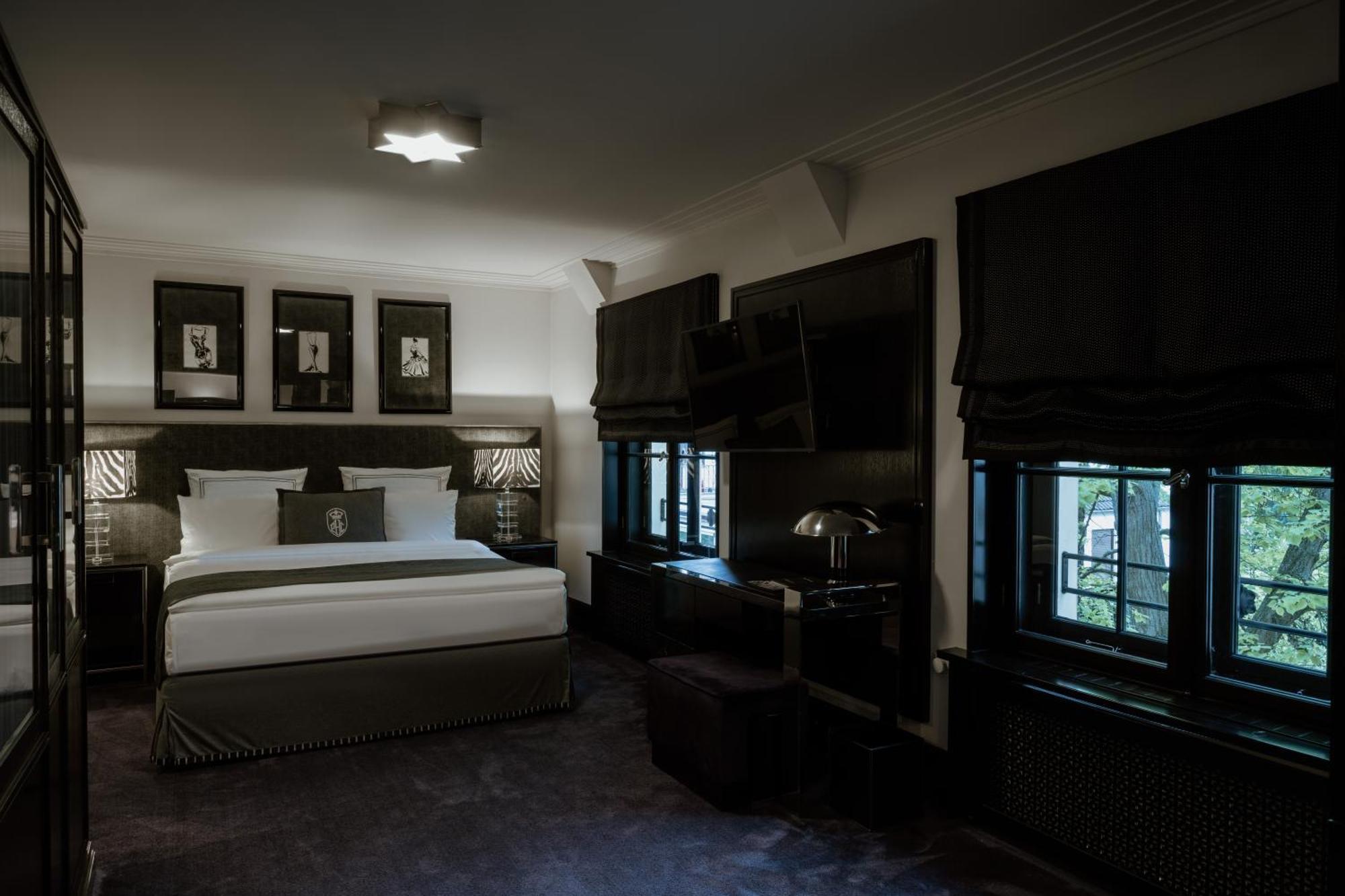 Schlosshotel ベルリン エクステリア 写真 A room at the hotel