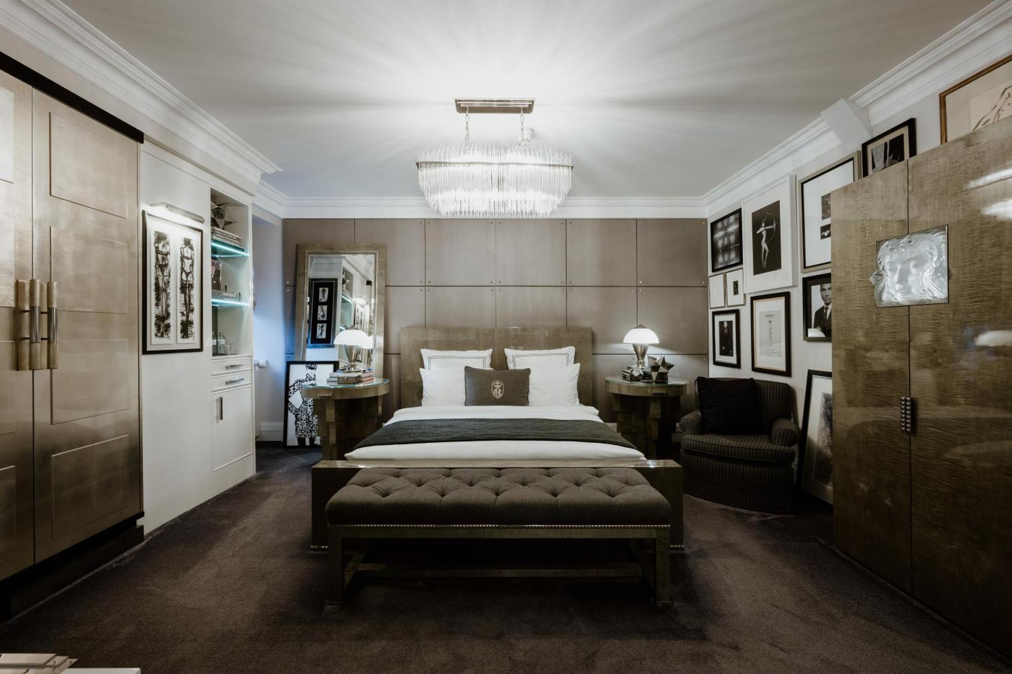 Schlosshotel ベルリン エクステリア 写真 A bedroom at The Ivy Hotel