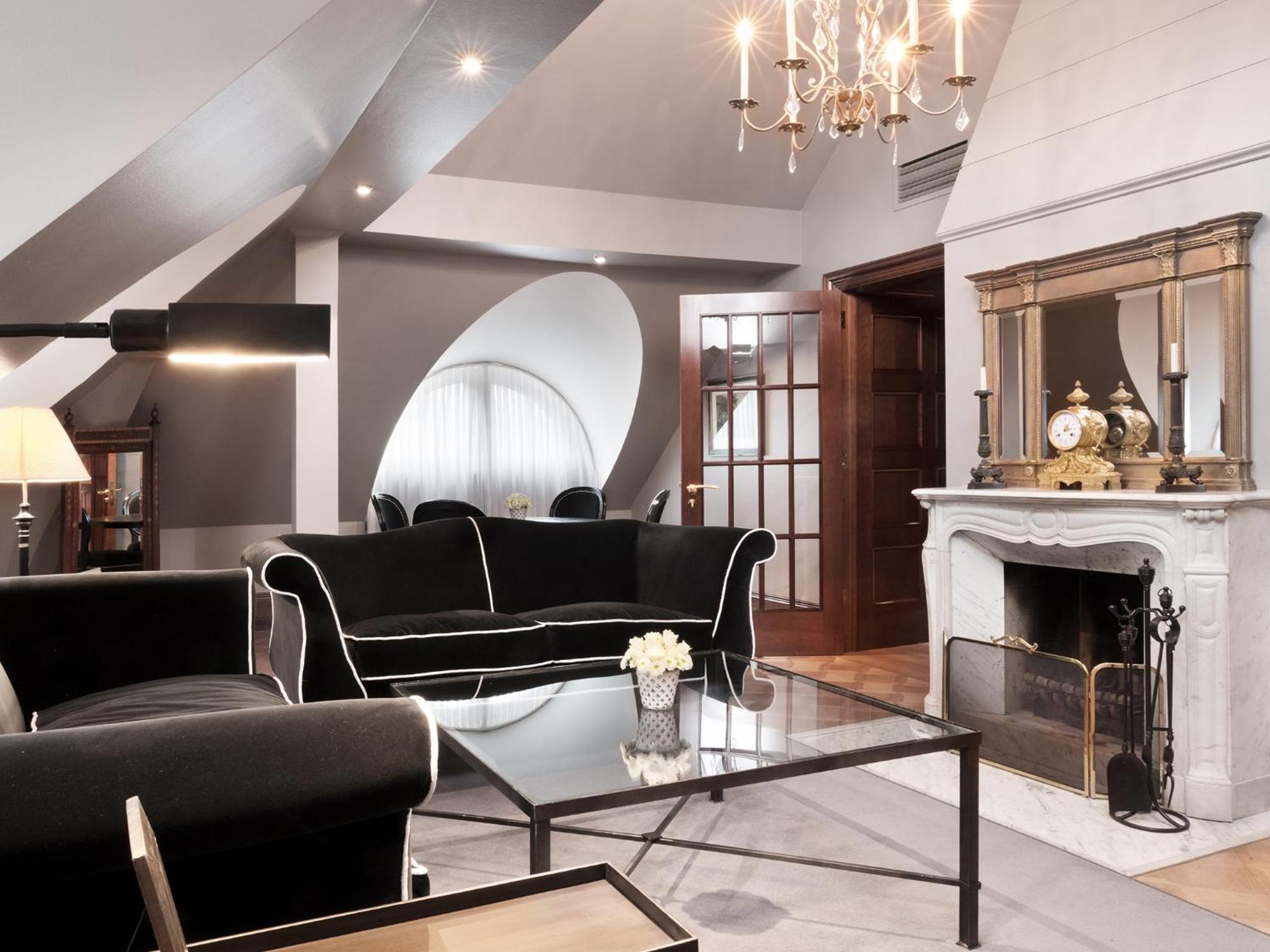 Schlosshotel ベルリン 部屋 写真 The interior of the hotel